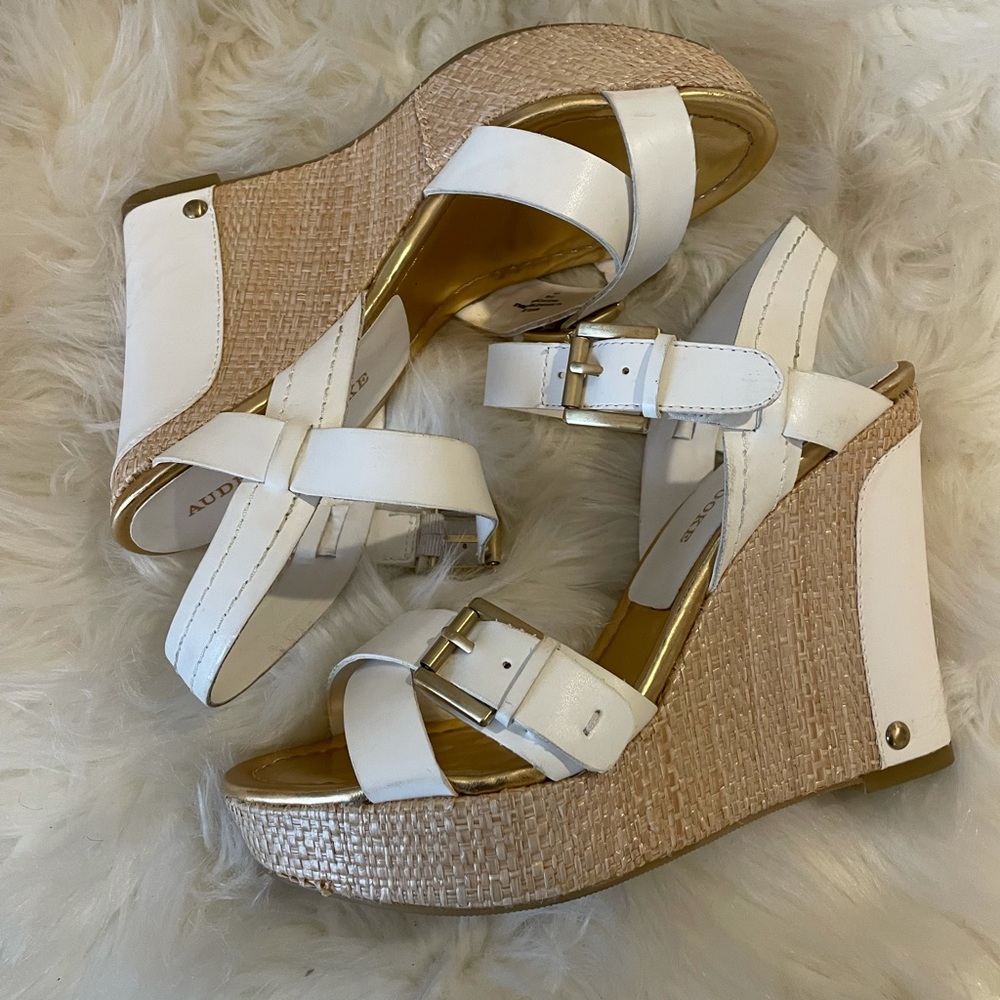 Audrey Brooke White Wedge